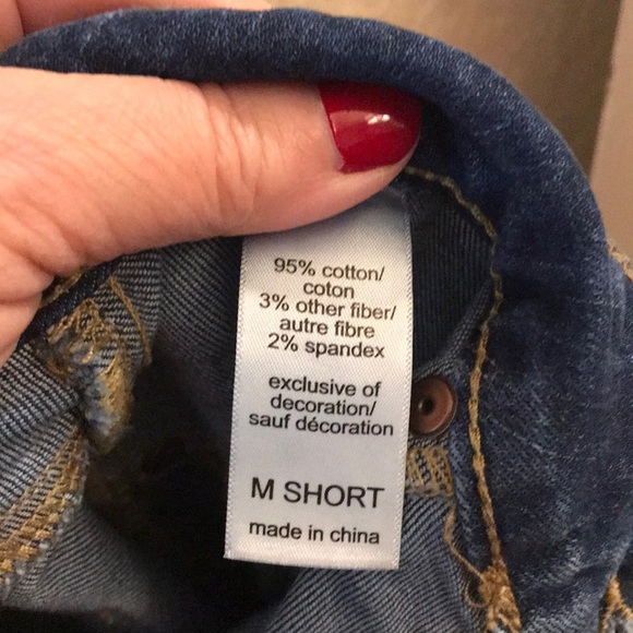 Maurices high rise distressed jeans size Medium. J102 - Picture 6 of 6